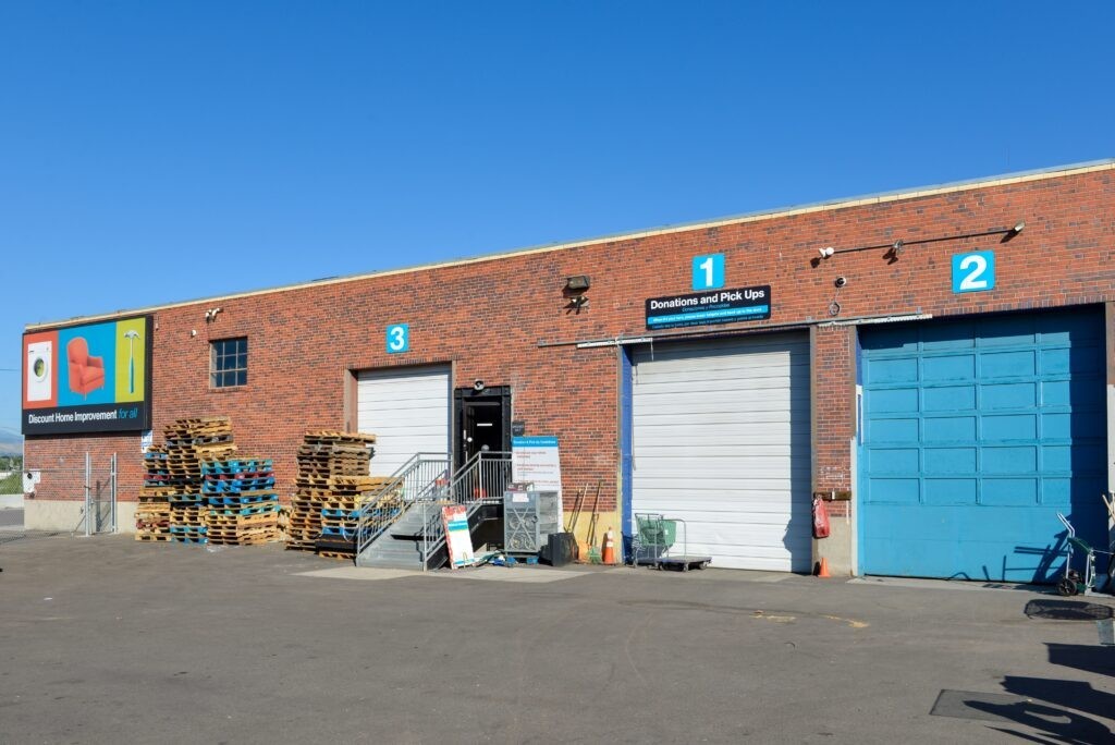 Donate items to the Habitat for Humanity ReStores in Denver